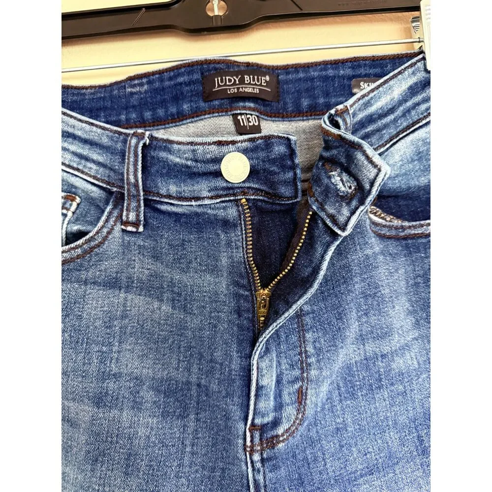 Judy Blue High Rise Distressed Skinny Jeans Raw Hem Size 11/30 - Picture 3 of 9